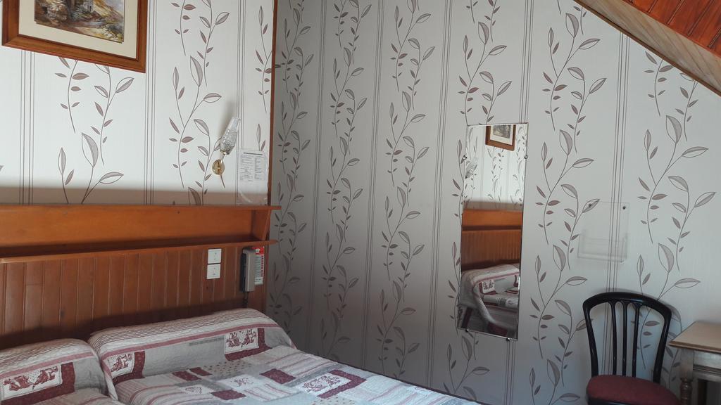 Hotel Saint Jean Vals-les-Bains Oda fotoğraf